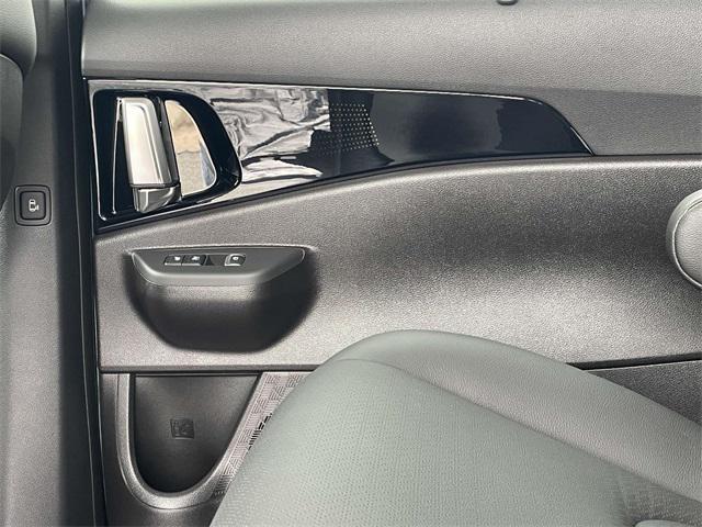 new 2026 Kia Carnival Hybrid car, priced at $50,974