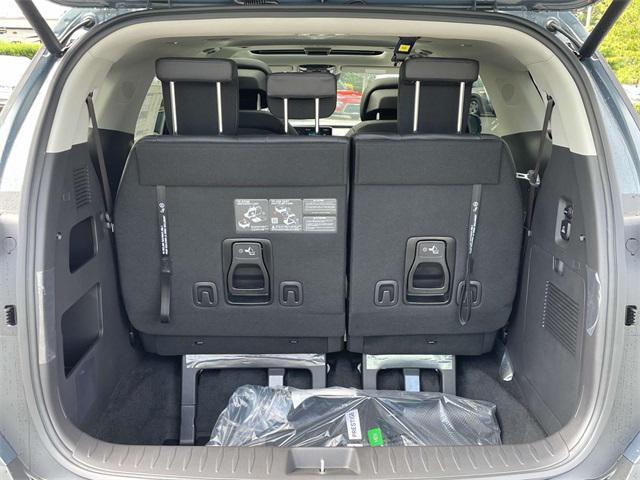 new 2026 Kia Carnival Hybrid car, priced at $51,021
