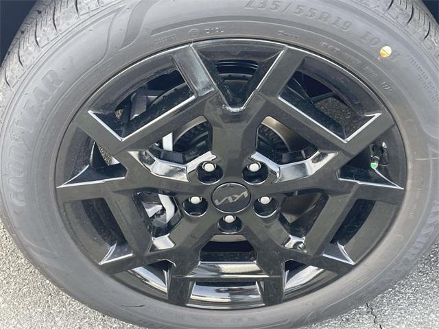 new 2026 Kia Carnival car, priced at $53,285