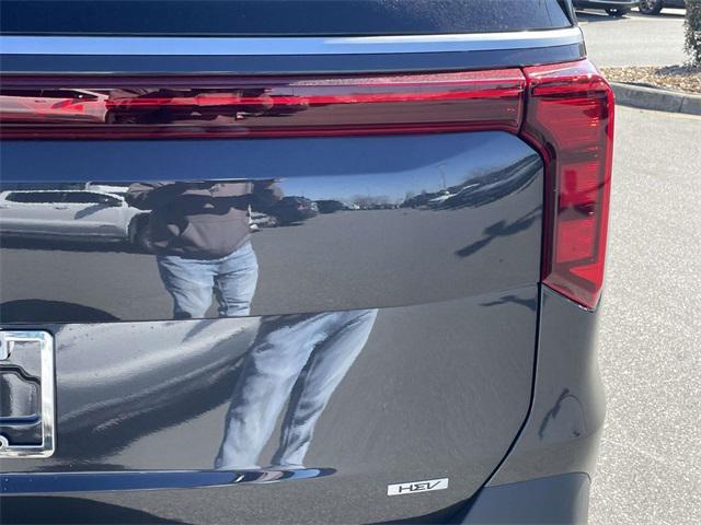 new 2026 Kia Carnival Hybrid car, priced at $41,128