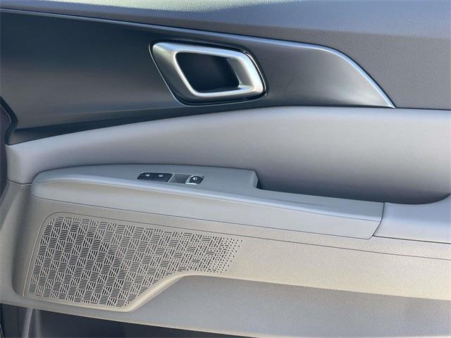 new 2026 Kia Carnival Hybrid car, priced at $41,128