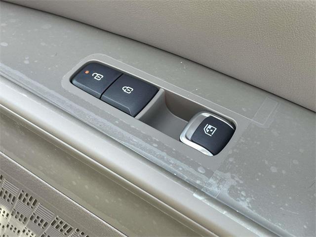 new 2026 Kia Carnival Hybrid car, priced at $43,520