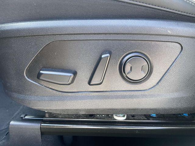 used 2024 Kia Sorento car, priced at $28,036