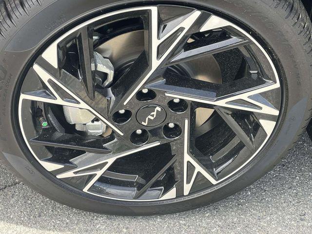 new 2026 Kia K5 car, priced at $30,059