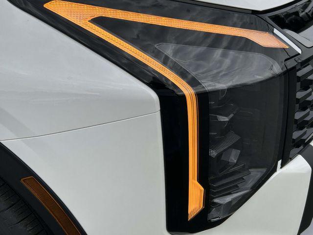 new 2026 Kia Sportage Hybrid car, priced at $33,980