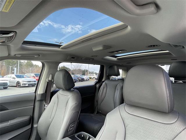 new 2026 Kia Carnival Hybrid car, priced at $53,035