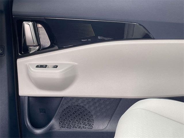 new 2026 Kia Carnival Hybrid car, priced at $51,594