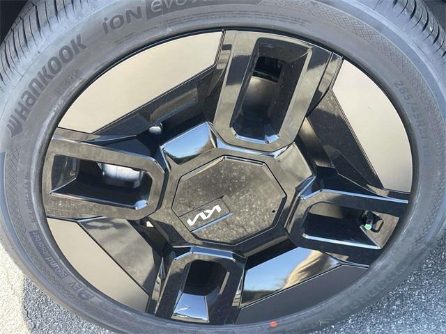 new 2026 Kia EV9 car, priced at $62,780