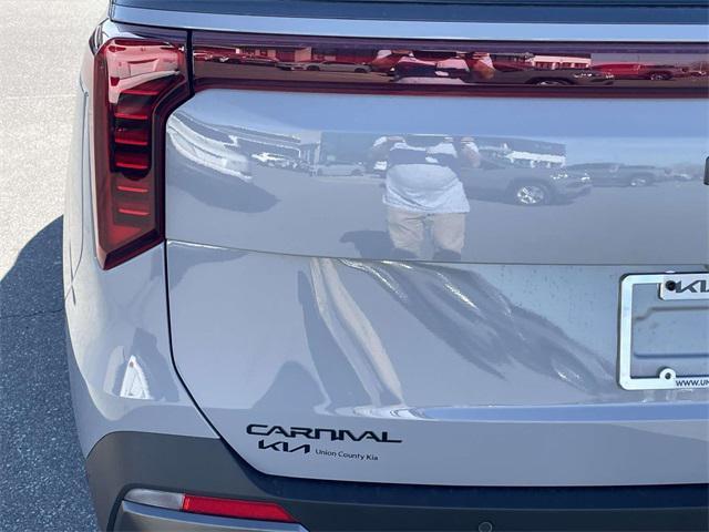 new 2026 Kia Carnival Hybrid car, priced at $53,311