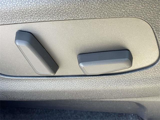 new 2026 Kia Carnival Hybrid car, priced at $53,311