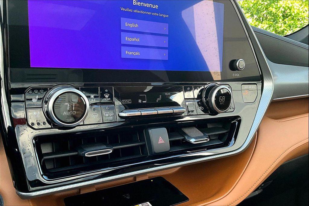 used 2023 Toyota Highlander car, priced at $44,500