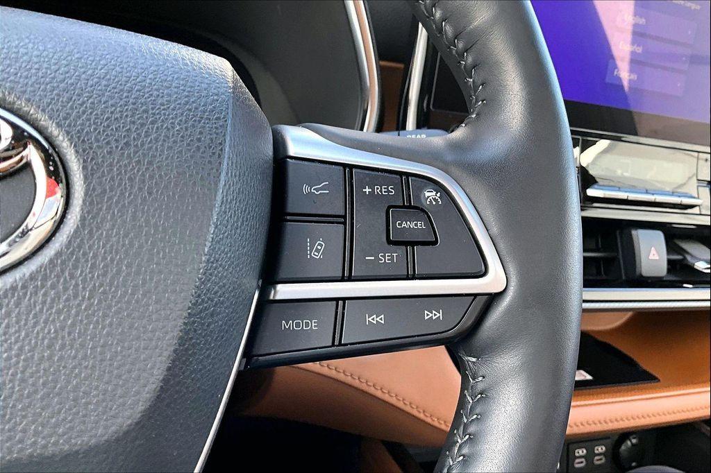 used 2023 Toyota Highlander car, priced at $44,500