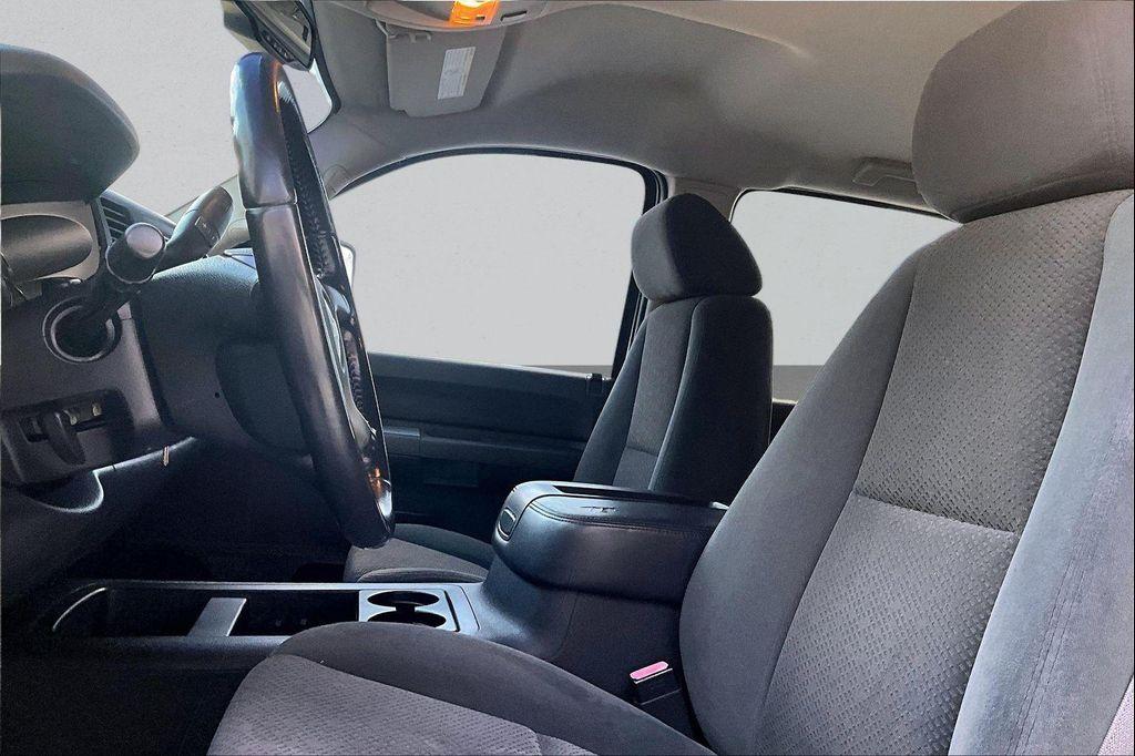 used 2007 Chevrolet Silverado 2500 car, priced at $15,999