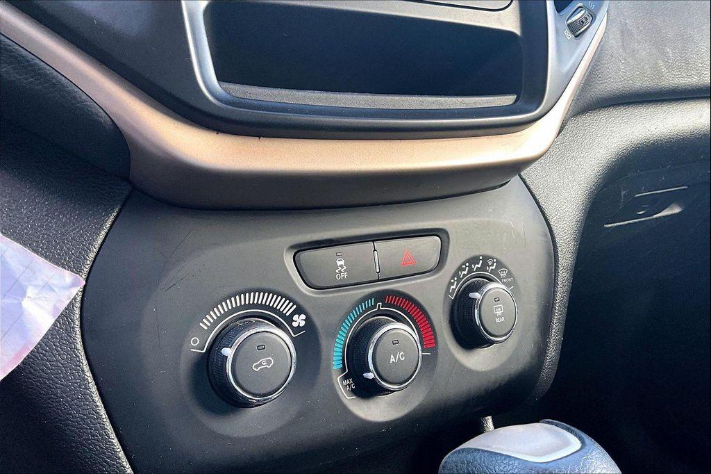 used 2018 Jeep Cherokee car, priced at $9,499