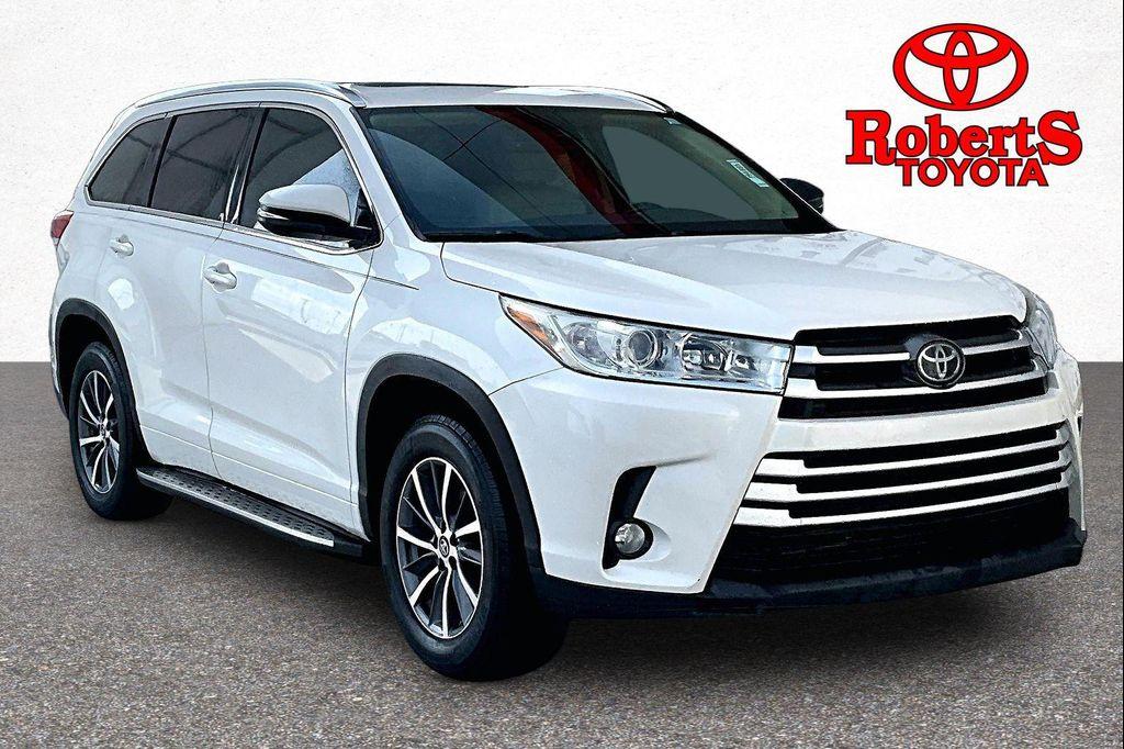 used 2017 Toyota Highlander car, priced at $17,999