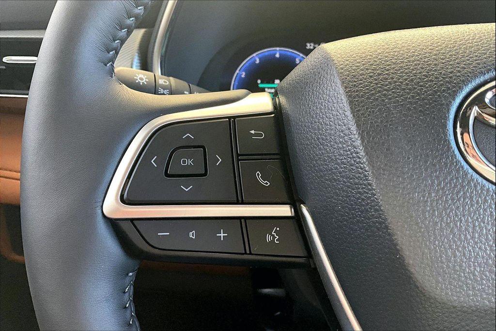 used 2026 Toyota Highlander car, priced at $55,500