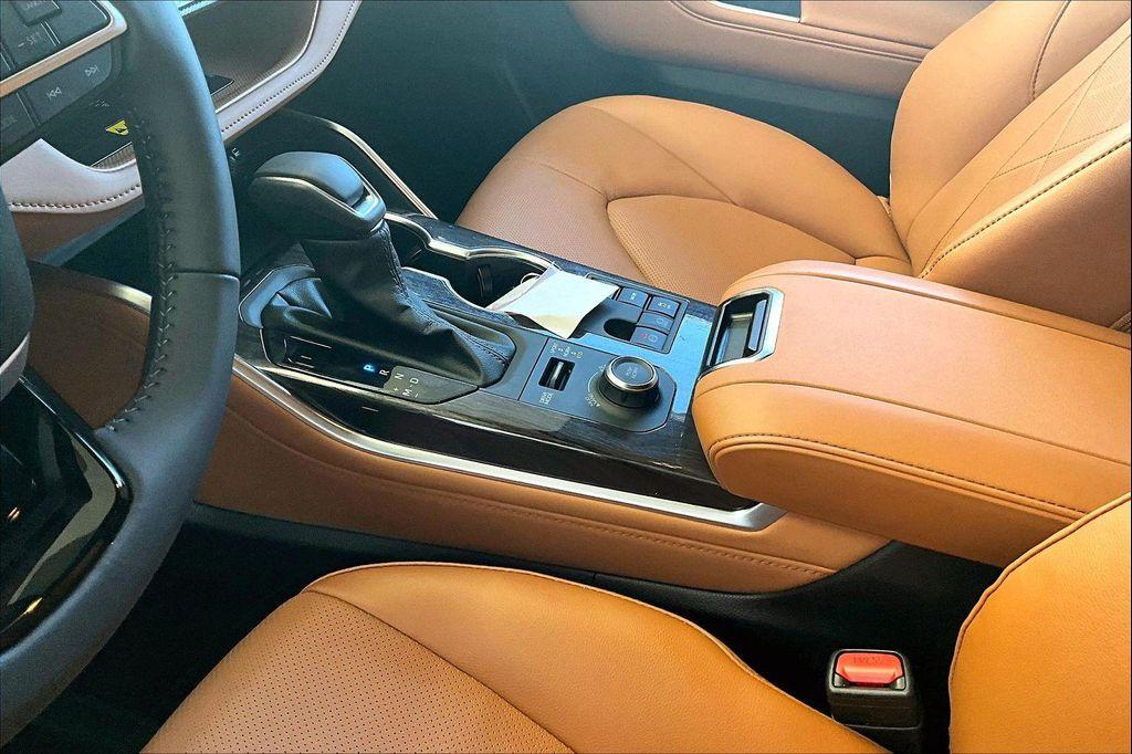 used 2026 Toyota Highlander car, priced at $55,500