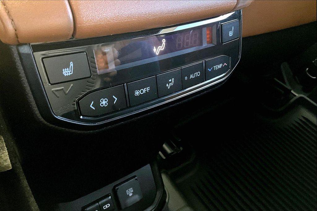 used 2026 Toyota Highlander car, priced at $55,500