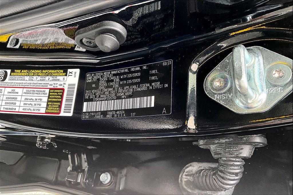 used 2023 Toyota Highlander car, priced at $40,999