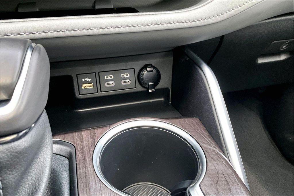 used 2023 Toyota Highlander car, priced at $40,999