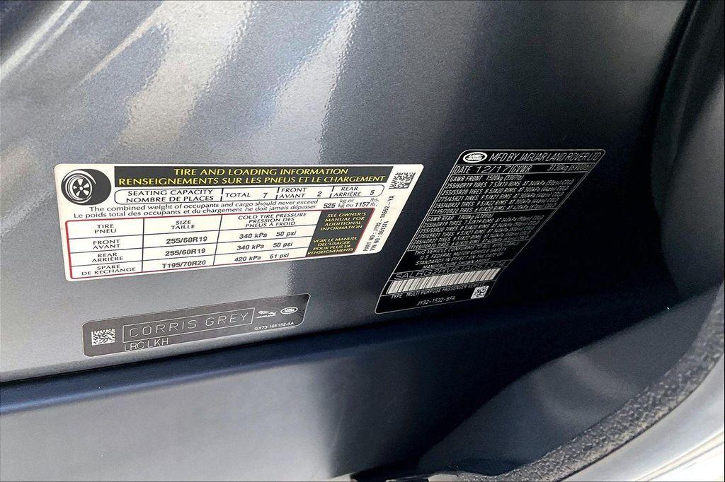 used 2018 Land Rover Discovery car, priced at $18,900
