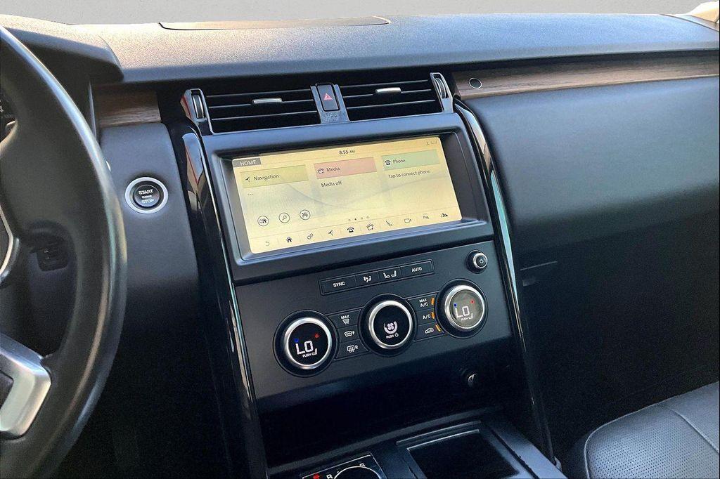 used 2018 Land Rover Discovery car, priced at $18,900