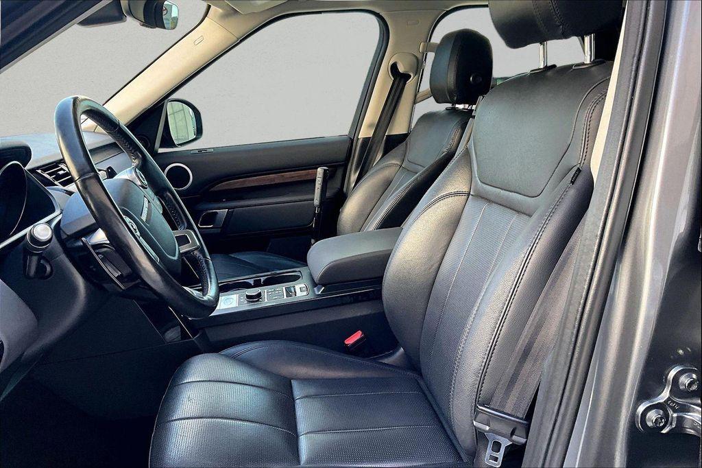 used 2018 Land Rover Discovery car, priced at $18,900
