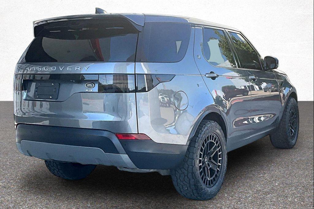 used 2018 Land Rover Discovery car, priced at $18,900