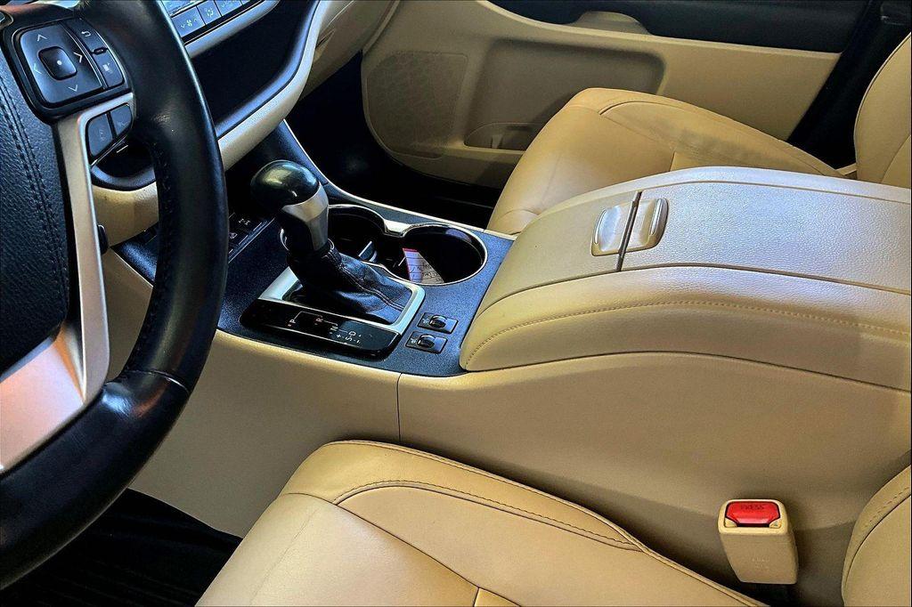 used 2017 Toyota Highlander car, priced at $17,799