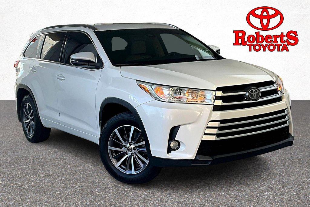 used 2017 Toyota Highlander car, priced at $17,799