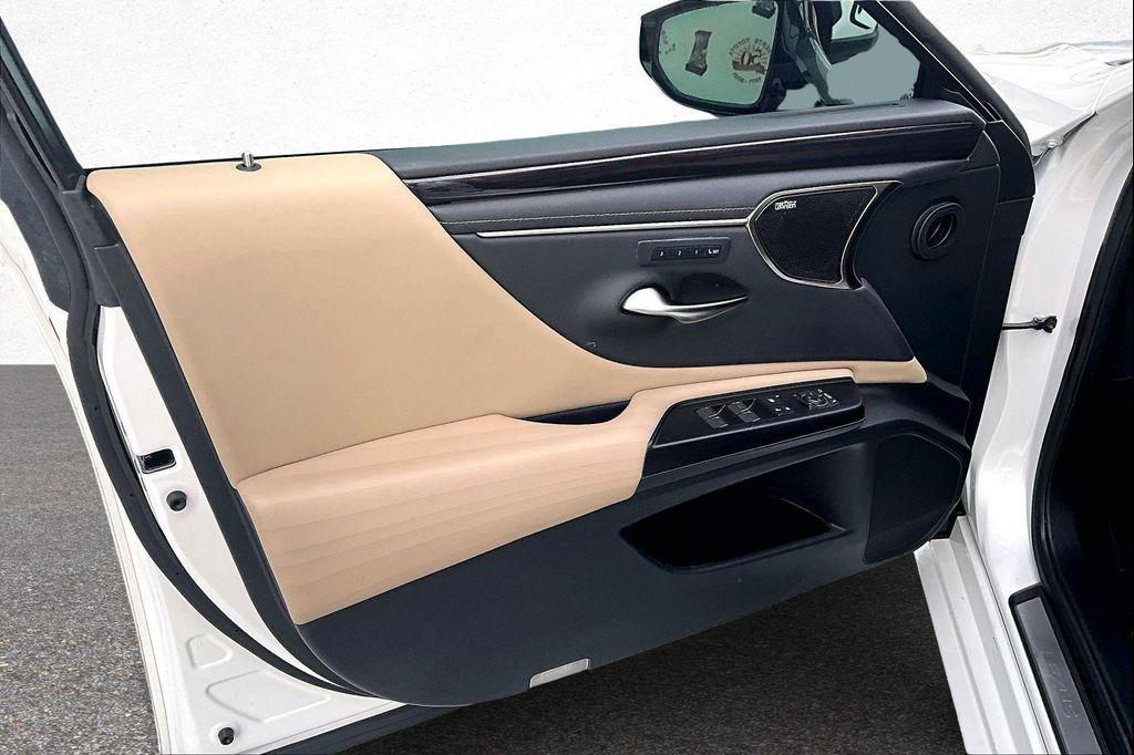 used 2021 Lexus ES 350 car, priced at $35,423