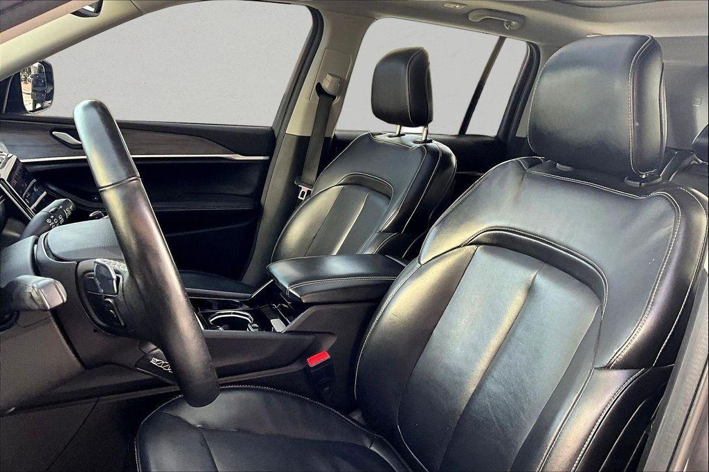 used 2022 Jeep Grand Cherokee car, priced at $28,800