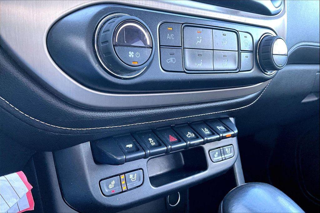 used 2022 GMC Canyon car, priced at $28,500