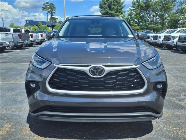 used 2022 Toyota Highlander car, priced at $26,945