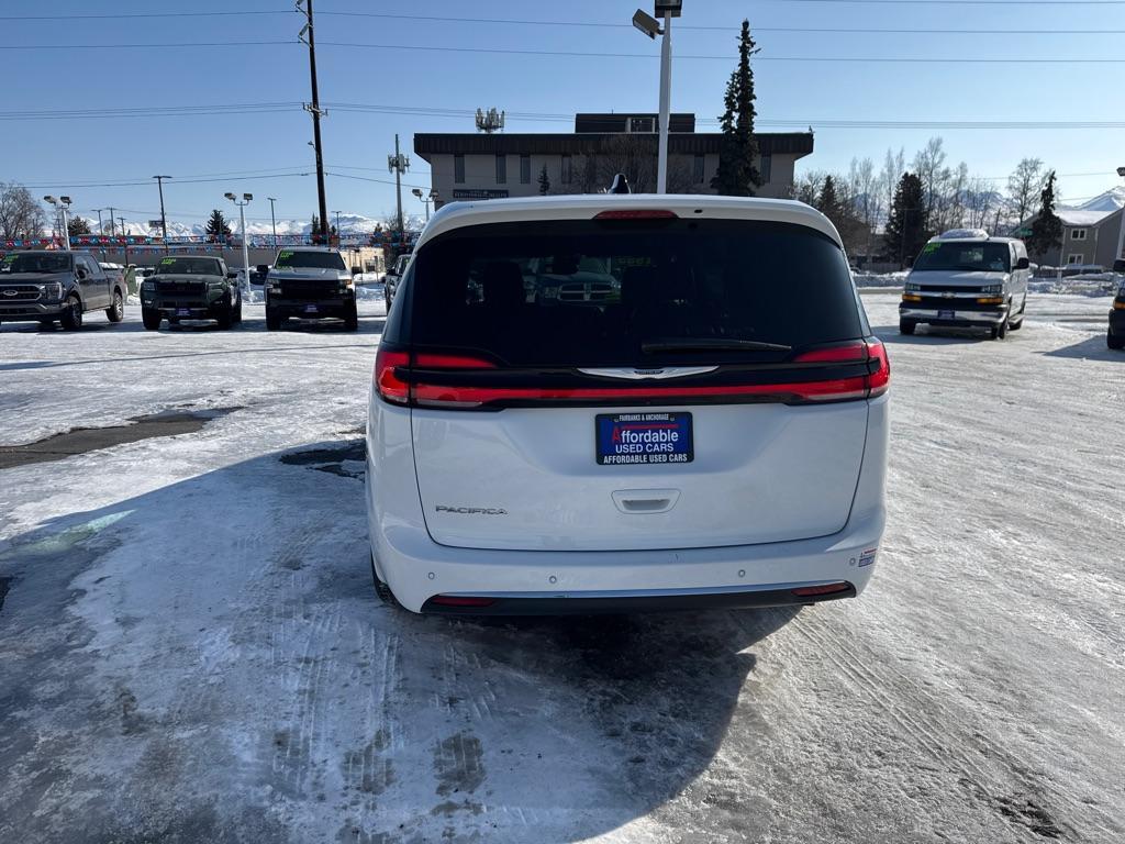 used 2025 Chrysler Pacifica car, priced at $31,995