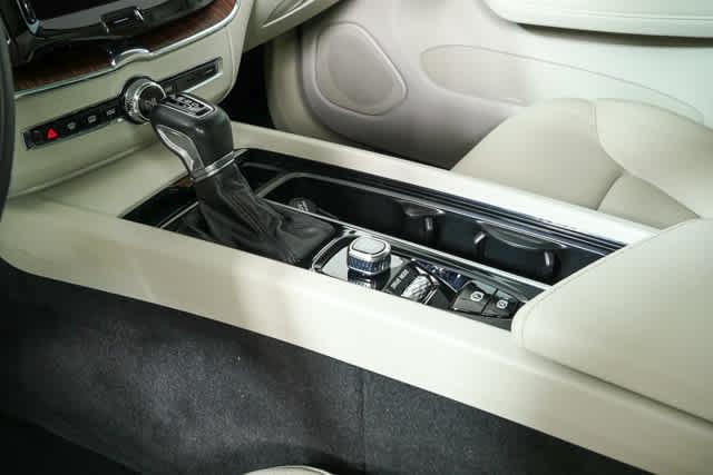 used 2021 Volvo XC60 car, priced at $23,544