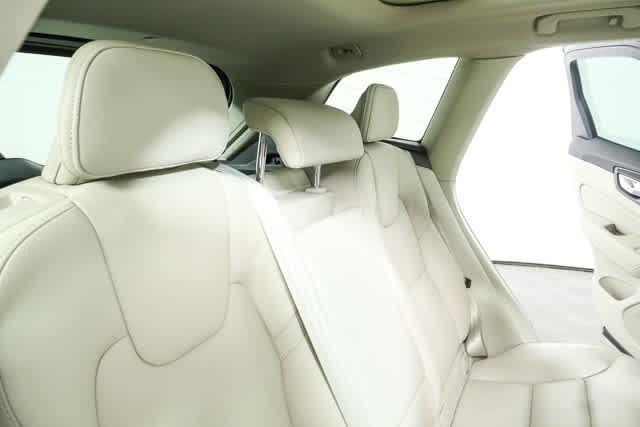 used 2021 Volvo XC60 car, priced at $23,544