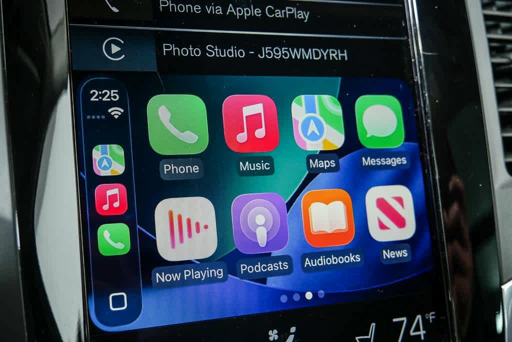 used 2020 Volvo XC90 car, priced at $18,999