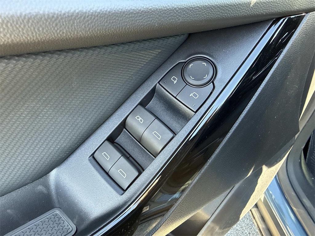 new 2026 Chevrolet Equinox car, priced at $28,665