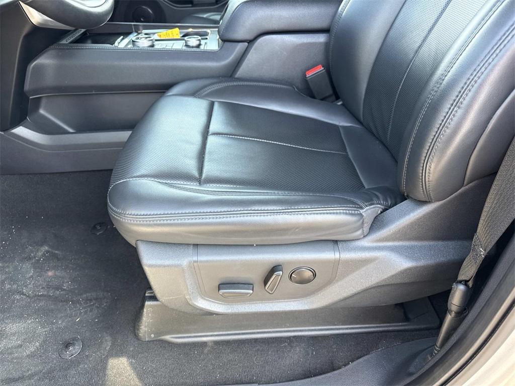 used 2024 Ford Expedition car, priced at $41,282