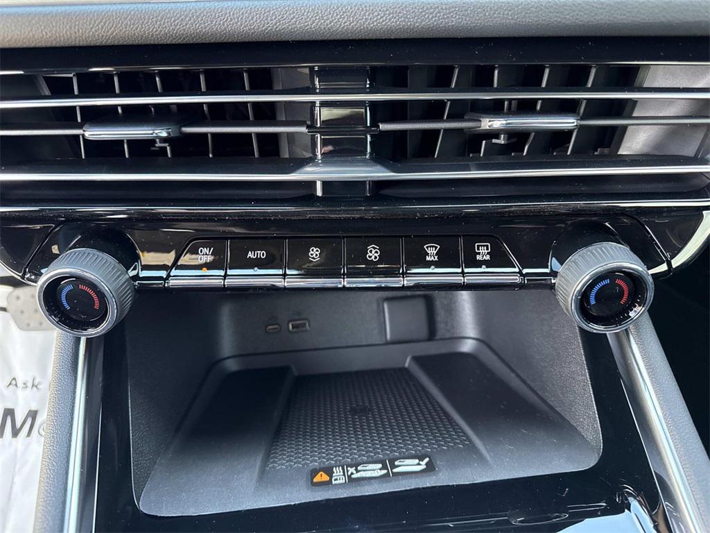 new 2026 Chevrolet Traverse car, priced at $45,225