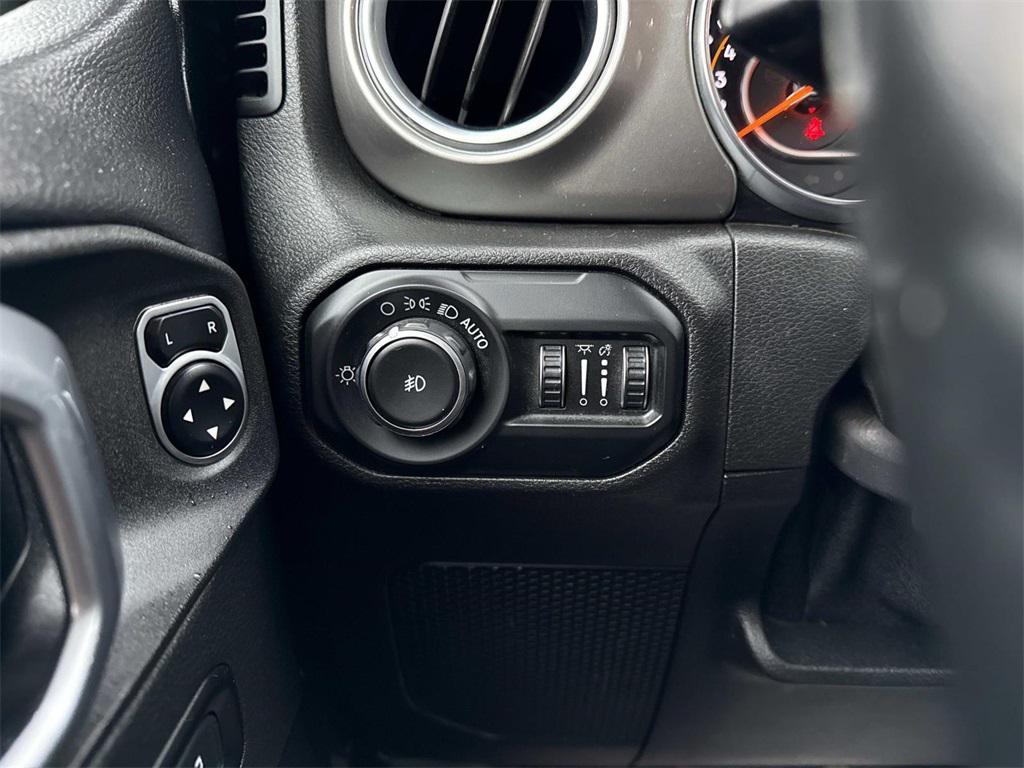 used 2020 Jeep Wrangler Unlimited car, priced at $27,211