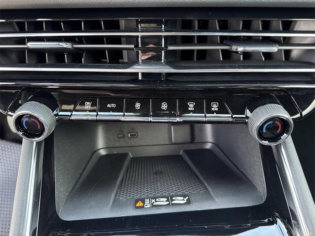 new 2026 Chevrolet Traverse car, priced at $42,882