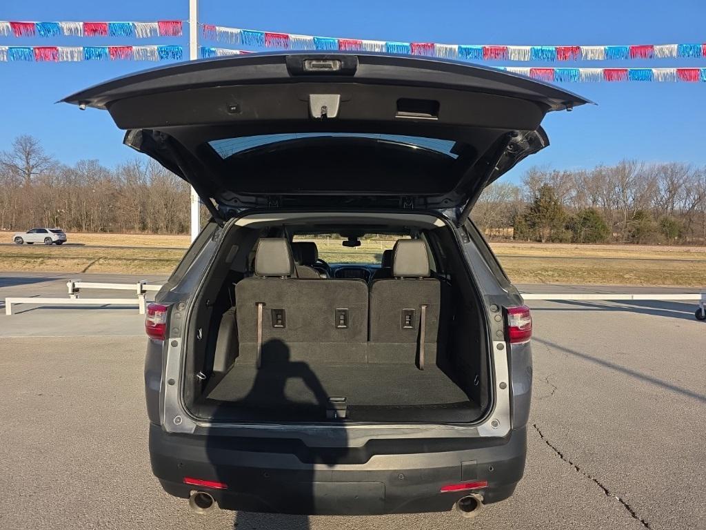 used 2020 Chevrolet Traverse car, priced at $23,143