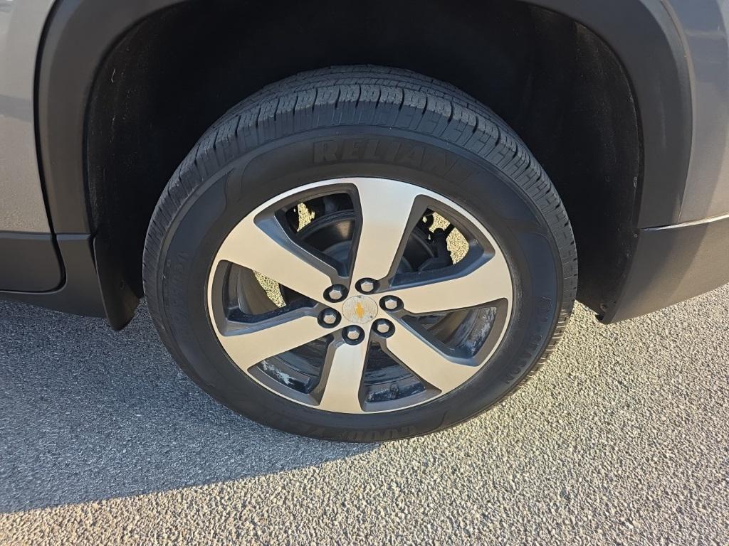 used 2020 Chevrolet Traverse car, priced at $23,143