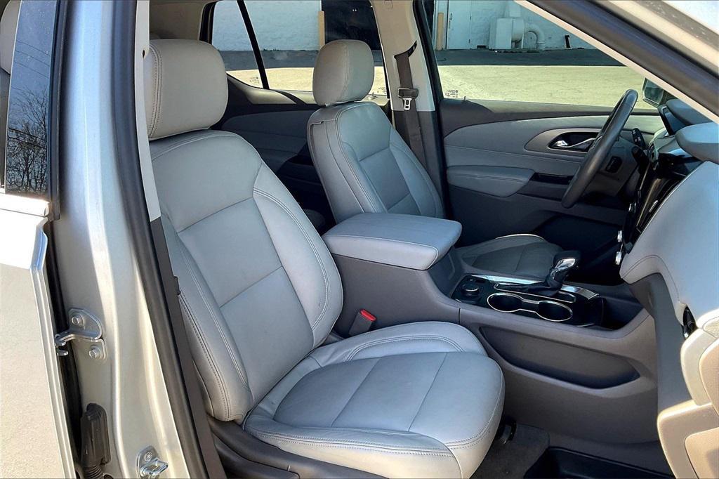 used 2021 Chevrolet Traverse car, priced at $22,796