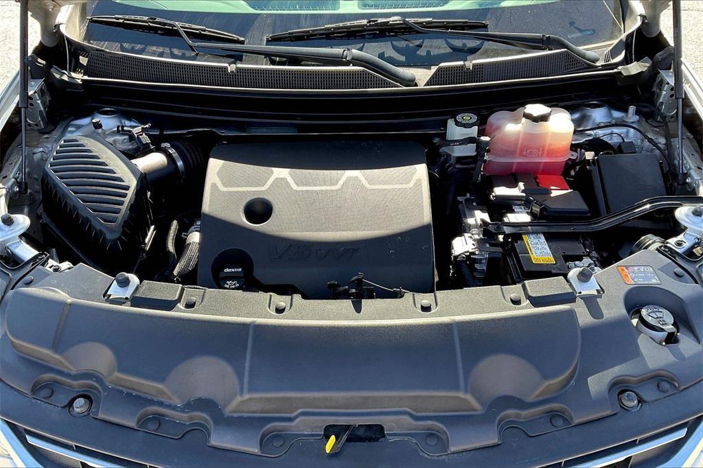 used 2021 Chevrolet Traverse car, priced at $22,796