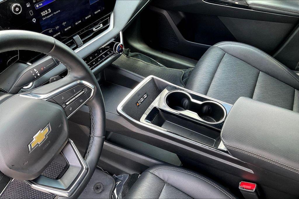 used 2025 Chevrolet Equinox car, priced at $24,888