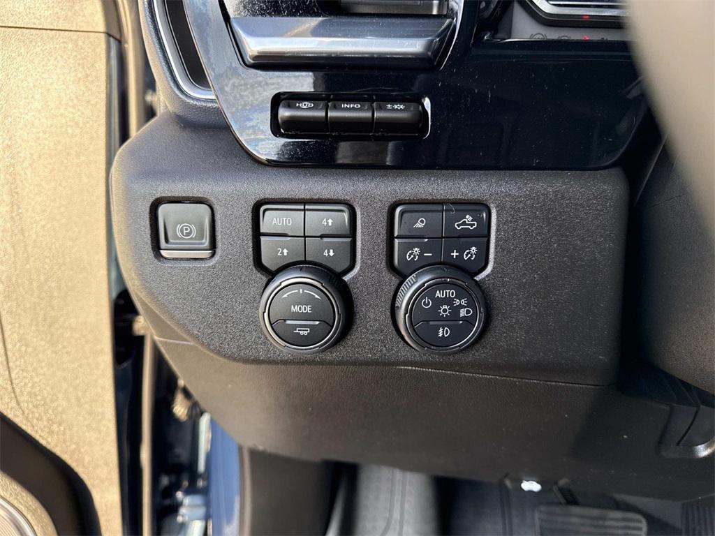 used 2024 Chevrolet Silverado 2500 car, priced at $59,124