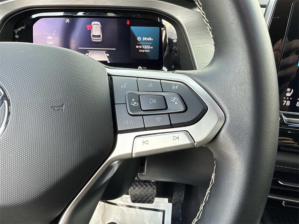 used 2025 Volkswagen Atlas Cross Sport car, priced at $33,600